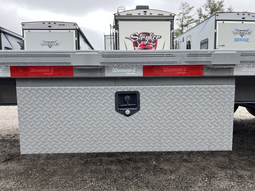 Deckover-Equipment-Trailer-ds
