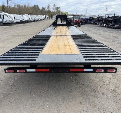 2024 Diamond C 8.5×35 25K Gooseneck Equipment Trailer w/Spare Mount