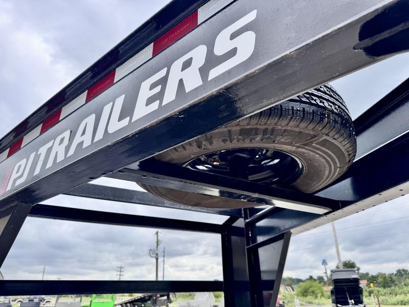 2021 Other PJ 102″ x 40′ Gooseneck Straight Deck Hotshot 18k - Image 3