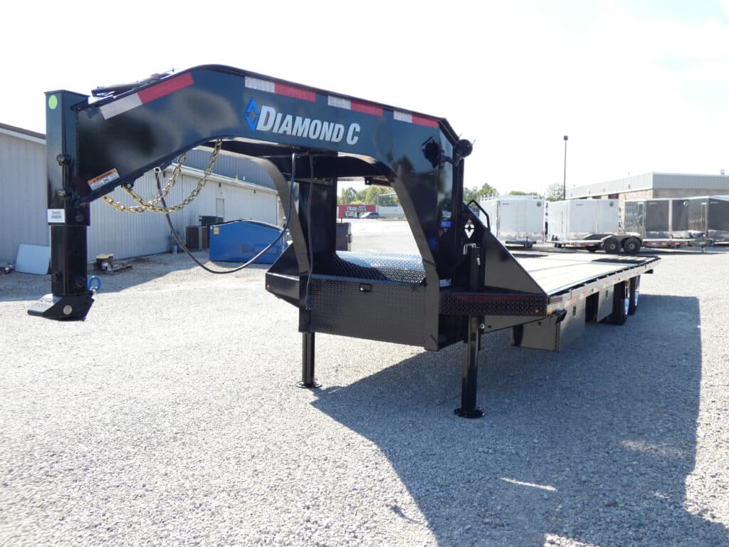 2026 Diamond C FMAX212 HDT 102″x 32′ 25.9k Hydraulic Dovetail Equipment Trailer Stock #304993 Gooseneck Trailer – Spencer Trailers